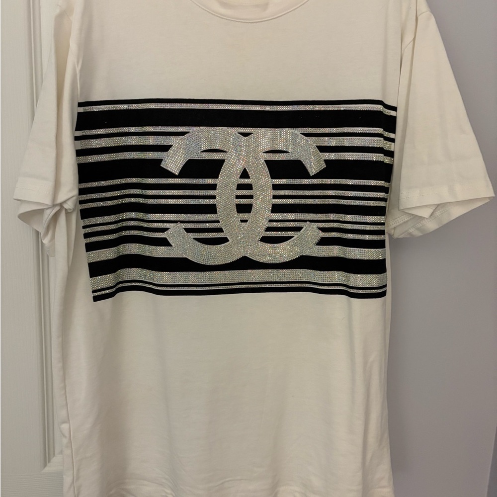 CHANEL White and Black Short Sleeve Tee